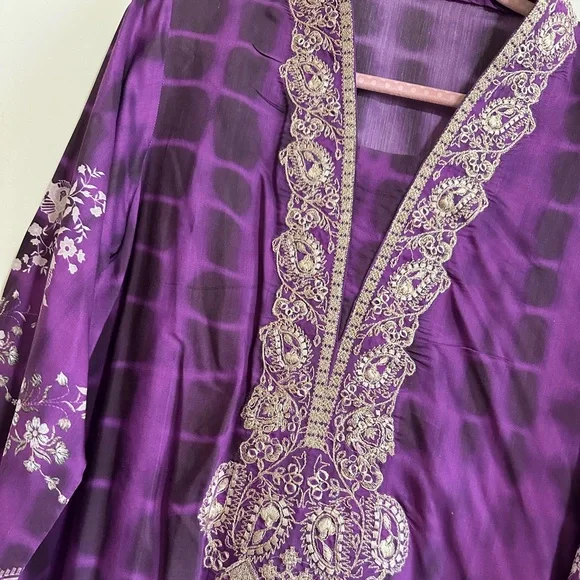Pakistani Designer Silk Dress 3Pc - Picture 6 of 10